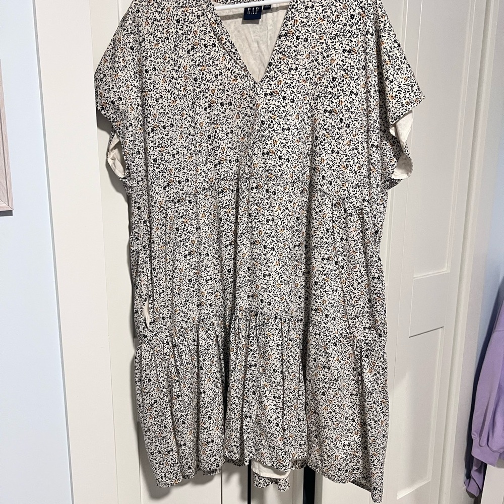 GAP Black and White Floral Midi Dress